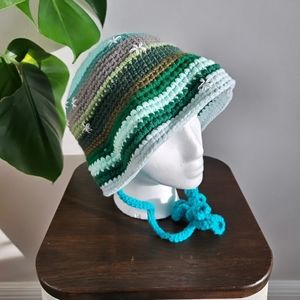 Handmade Crochet Wavy Daisy Bucket Hat